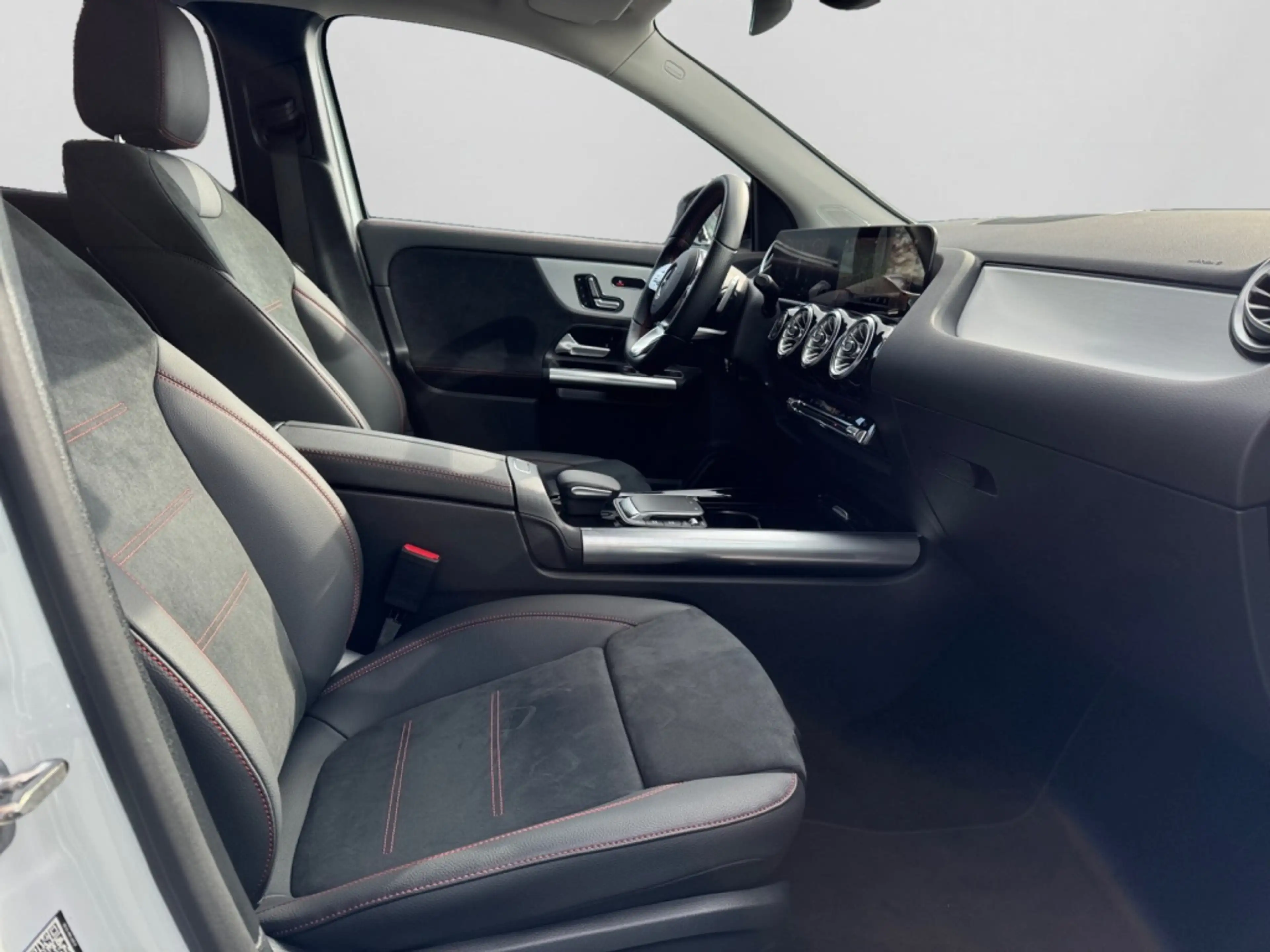 Mercedes-Benz GLA 250 4M AMG|NIGHT|DISTR|KAMERA|SHZ|AHK — photo 12