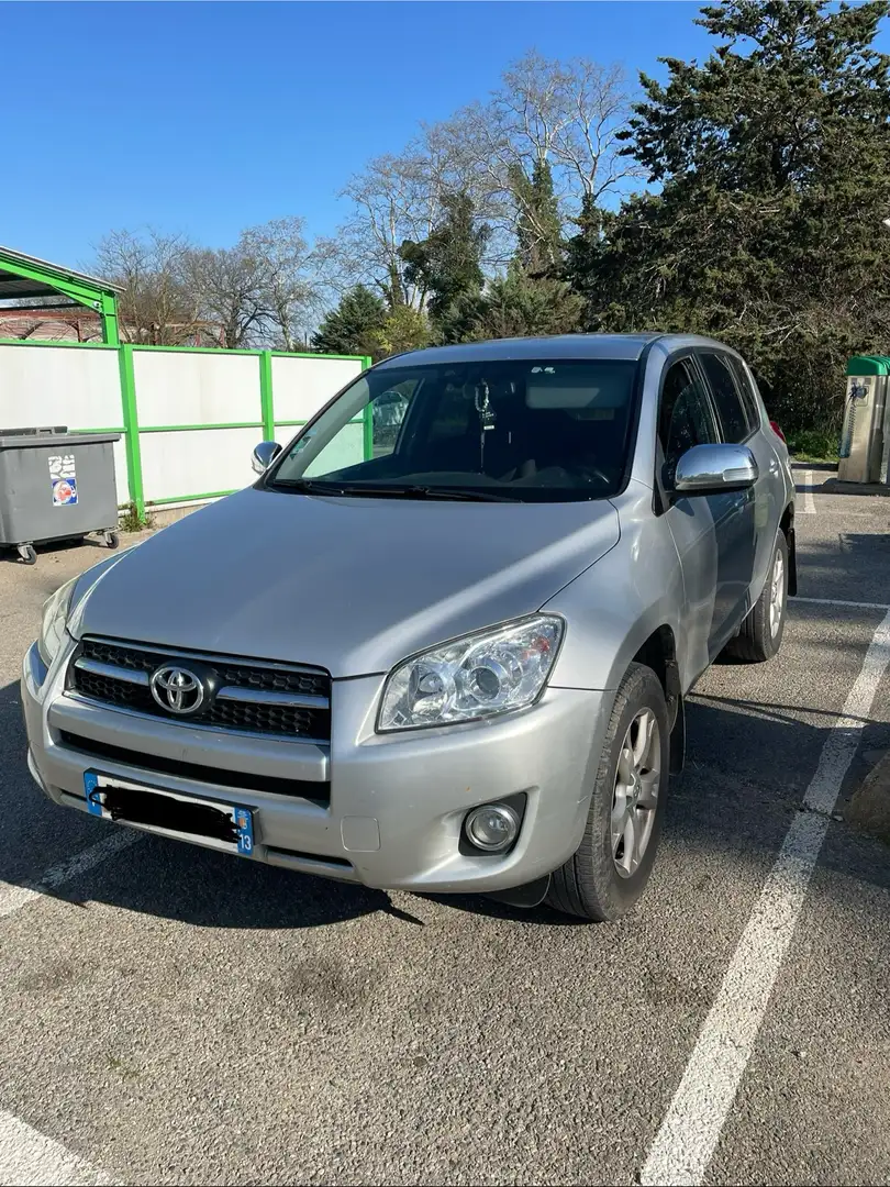 Toyota RAV 4 RAV4 D-4D 150ch Gris - 1