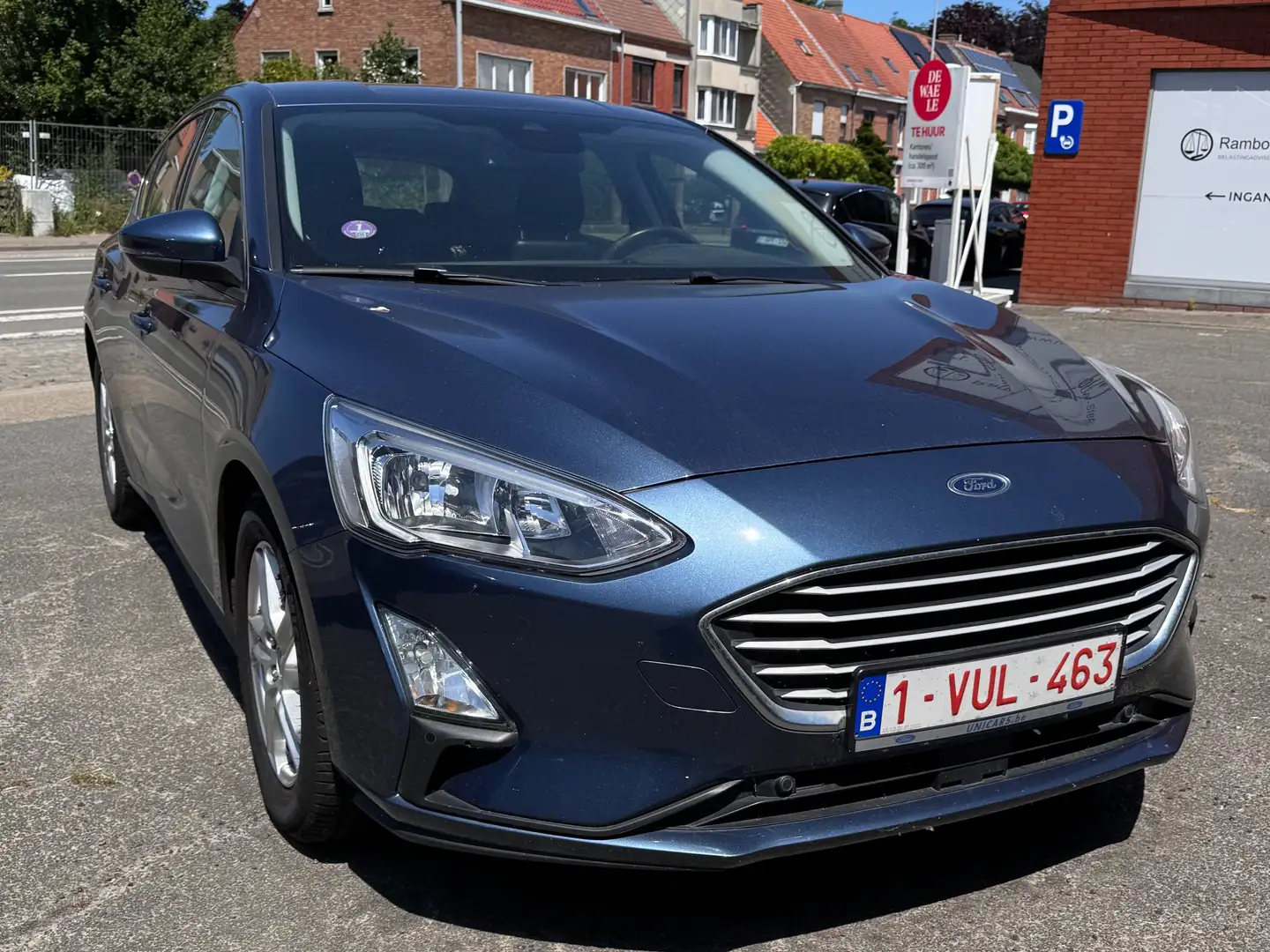 Ford Focus 1.0 EcoBoost Start-Stopp Aut. Business Edition Bleu - 1