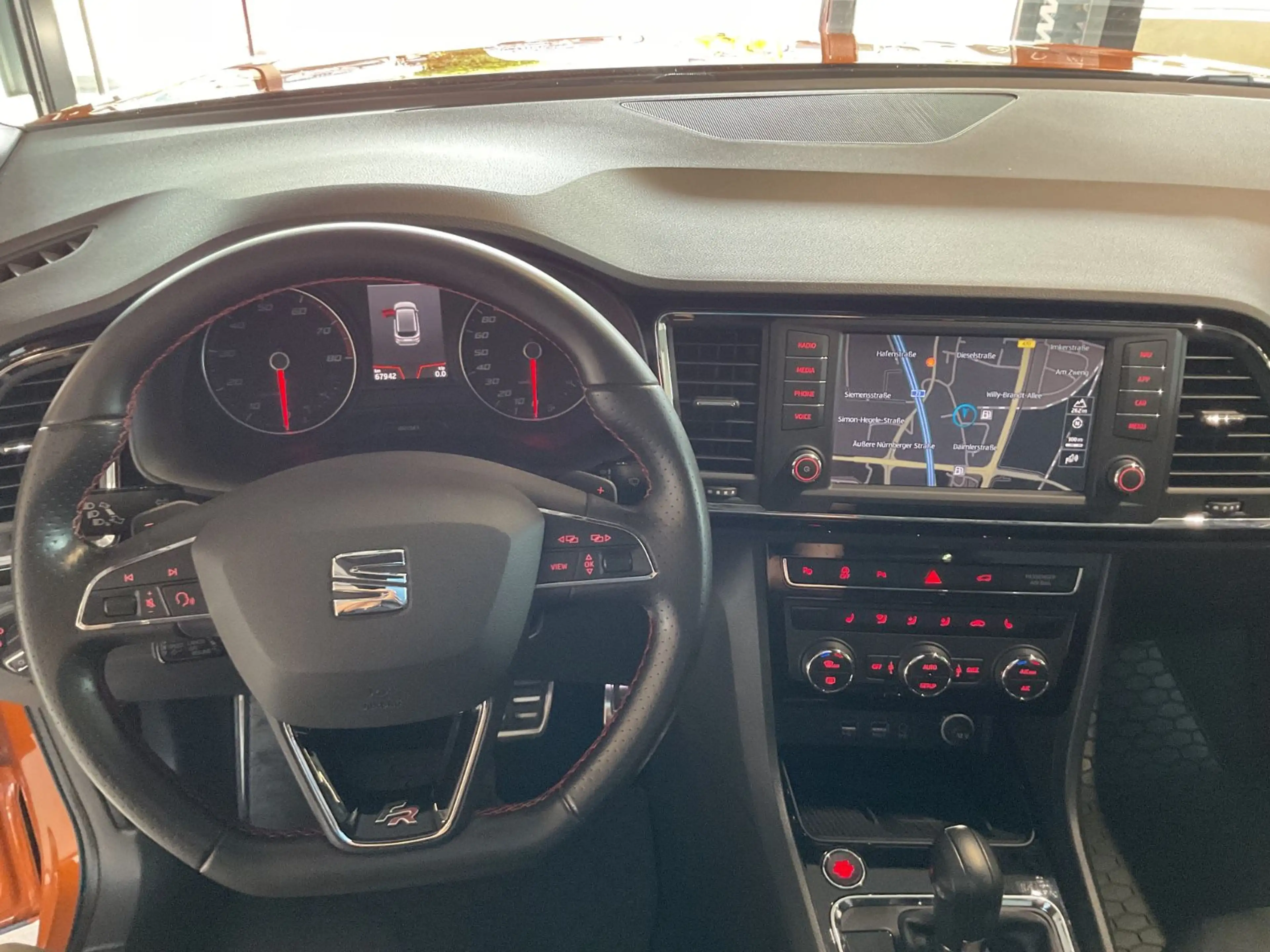 SEAT Ateca FR 2.0 TSI 4Drive ACC AHK beats LED Navi — photo 7