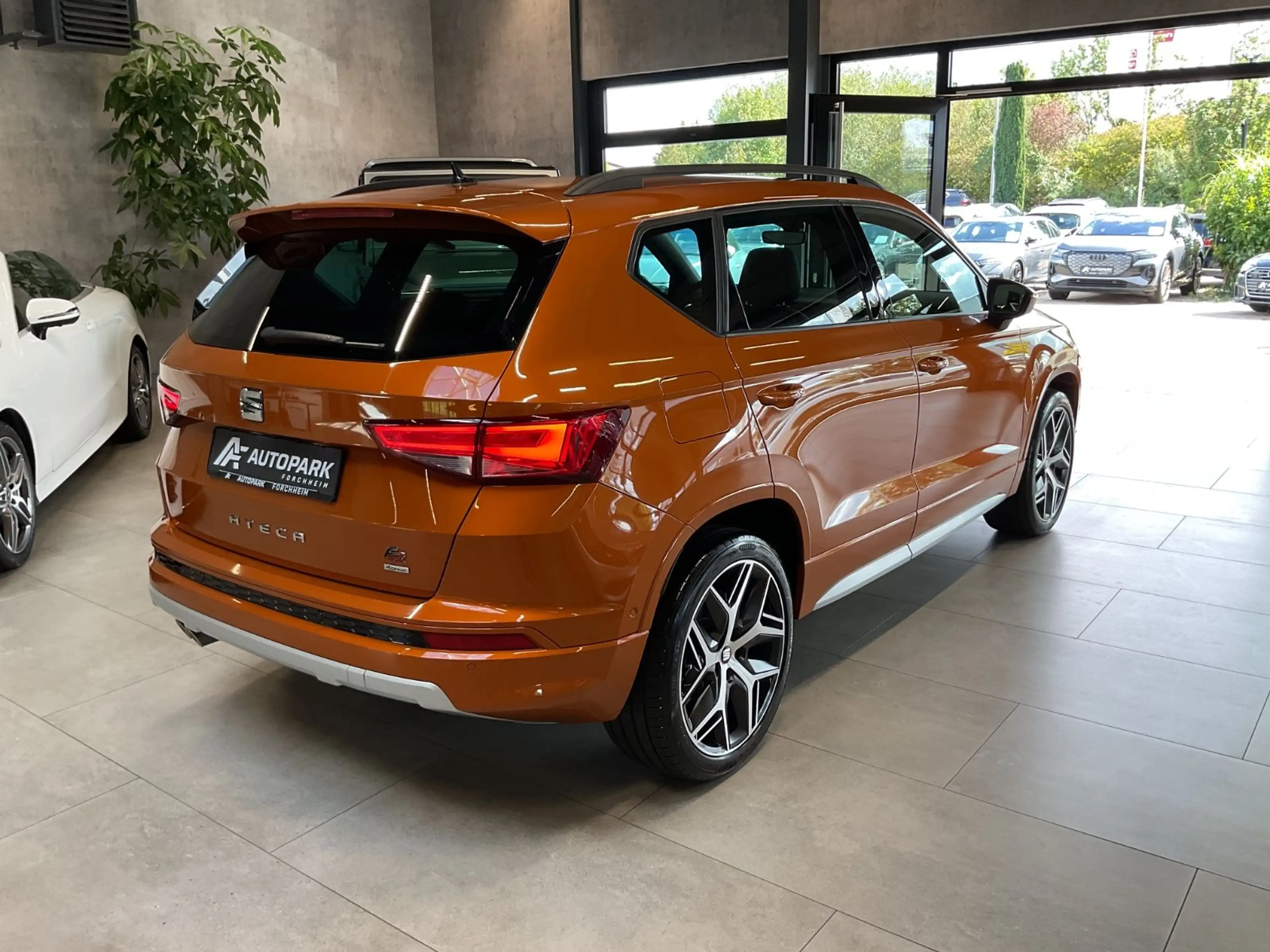 SEAT Ateca FR 2.0 TSI 4Drive ACC AHK beats LED Navi — photo 4