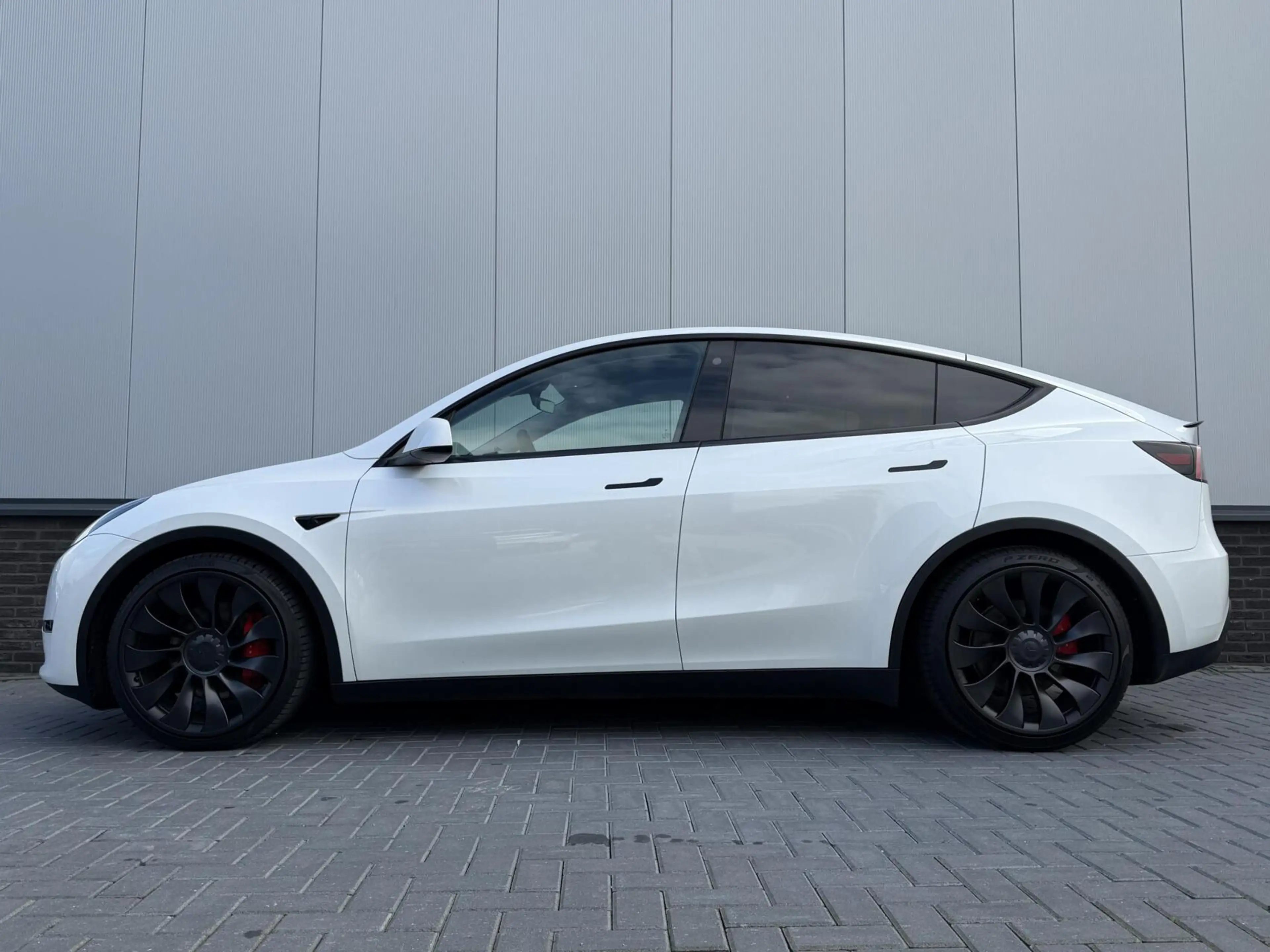 Tesla Model Y Performance AWD 75 kWh SOH92% — photo 10