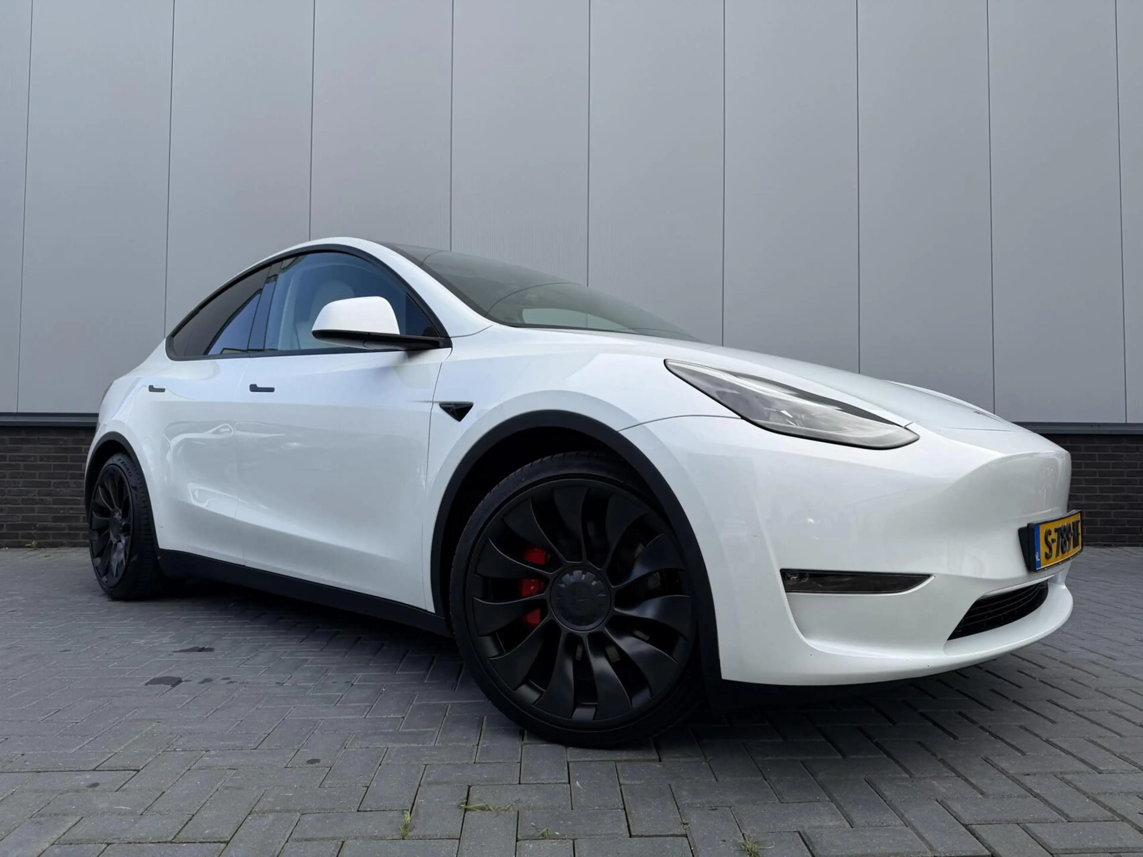 Tesla Model Y Performance AWD 75 kWh SOH92% — photo 8