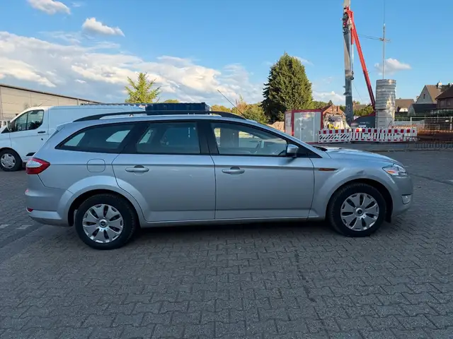 Ford Mondeo view 8