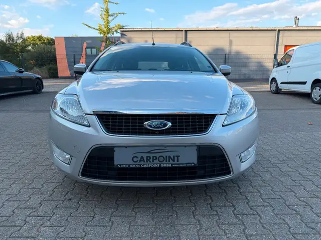 Ford Mondeo view 11