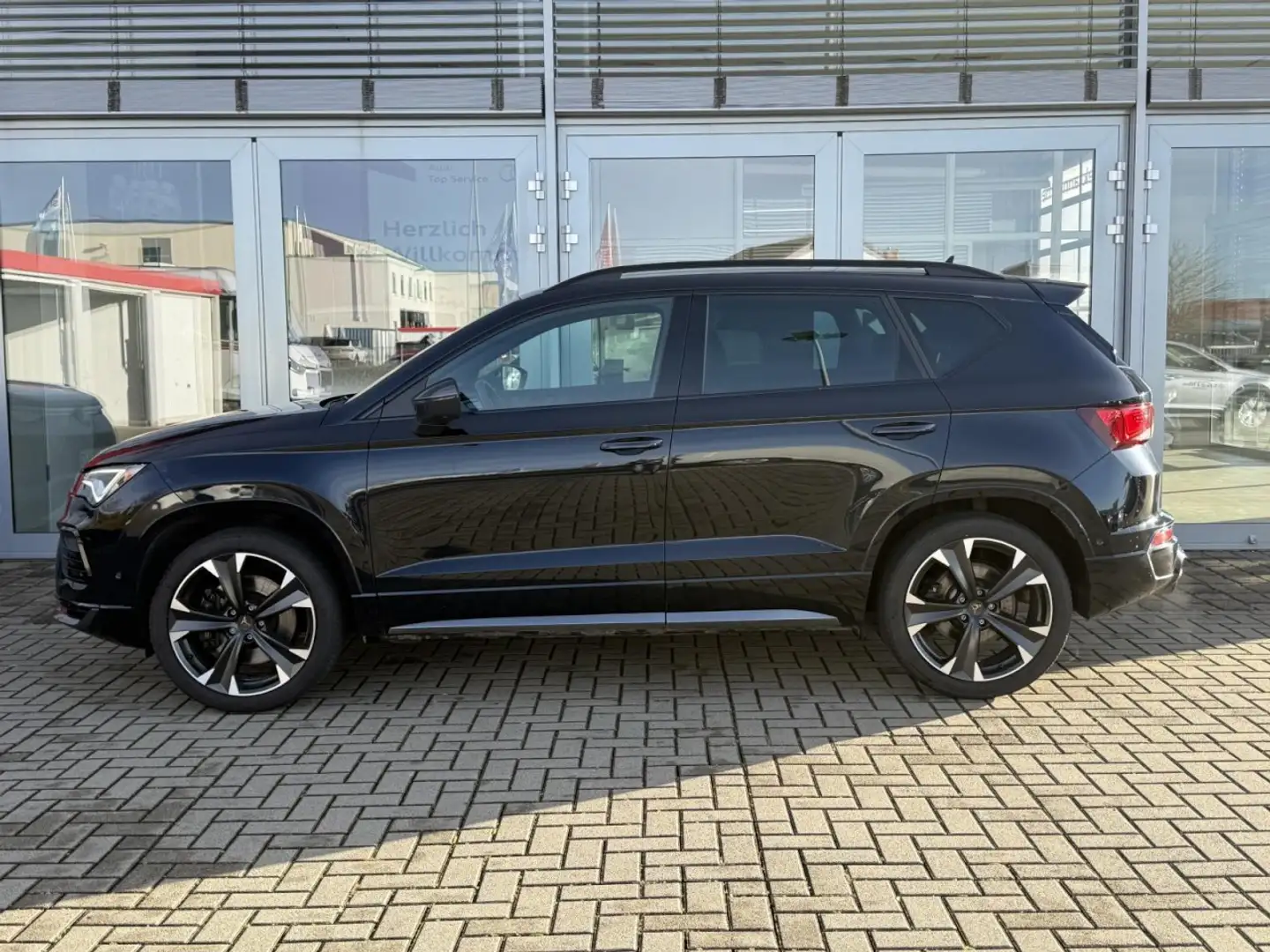 CUPRA Ateca 2.0 TSI 4Drive DSG Klima Navi Rückfahrkamera Schwarz - 2