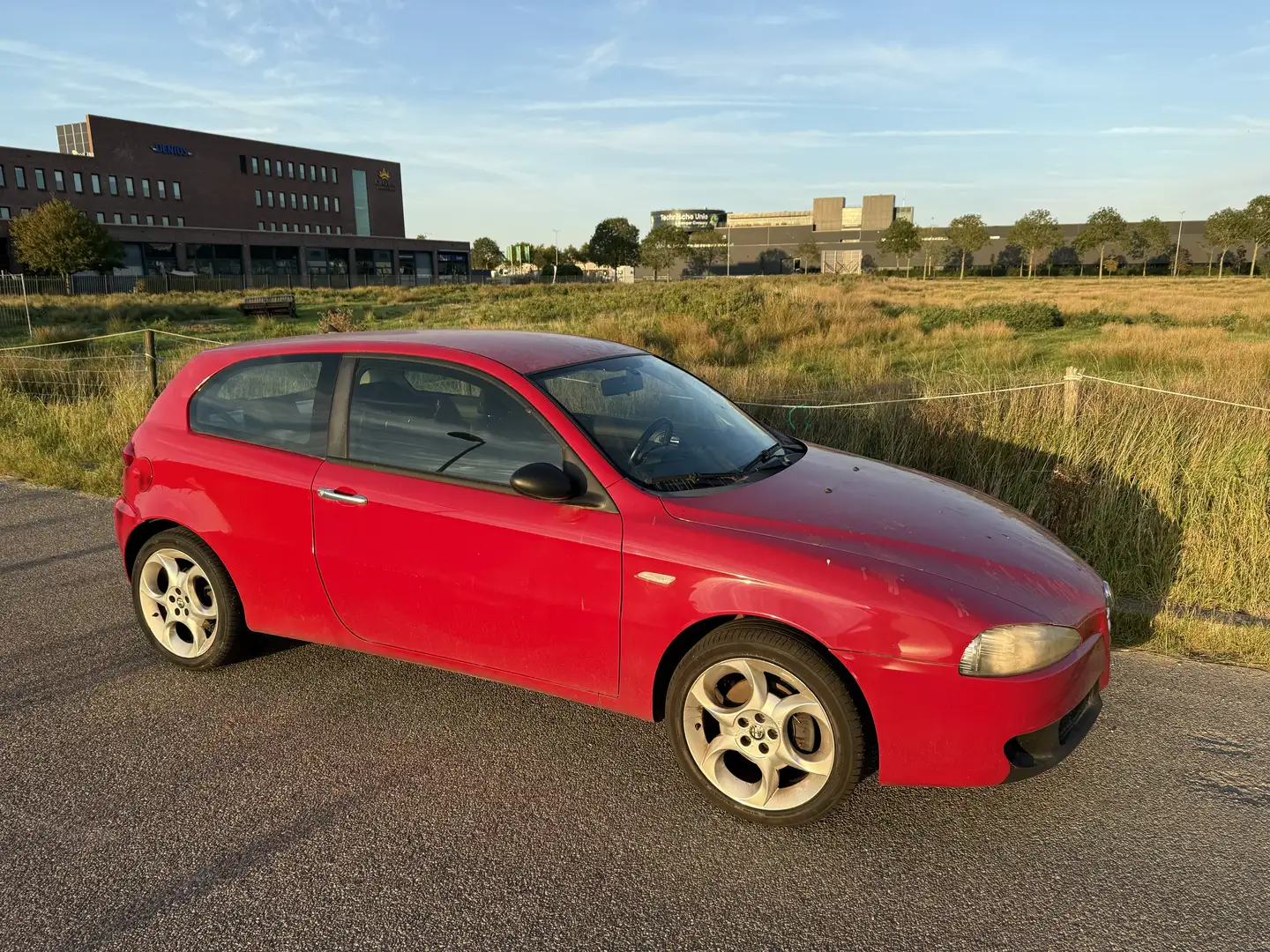 Alfa Romeo 147 1.6 TS Veloce 120 pk Weinig km’s Novitec Uitlaat crvena - 1