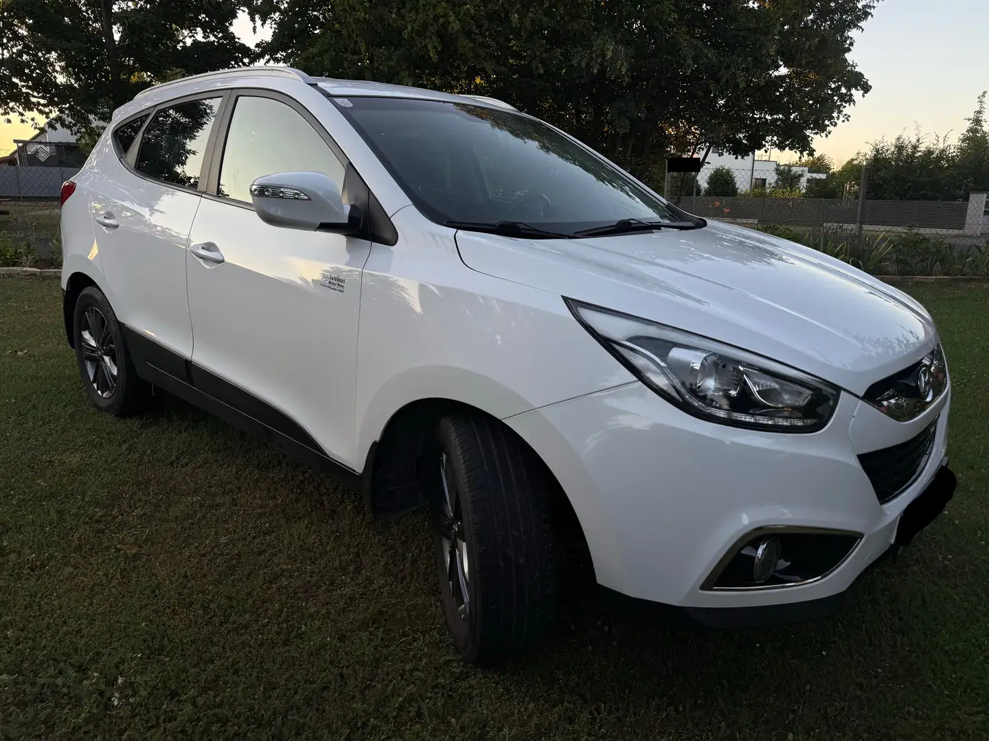 Hyundai iX35 2,0 CRDi Premium Weiß - 2