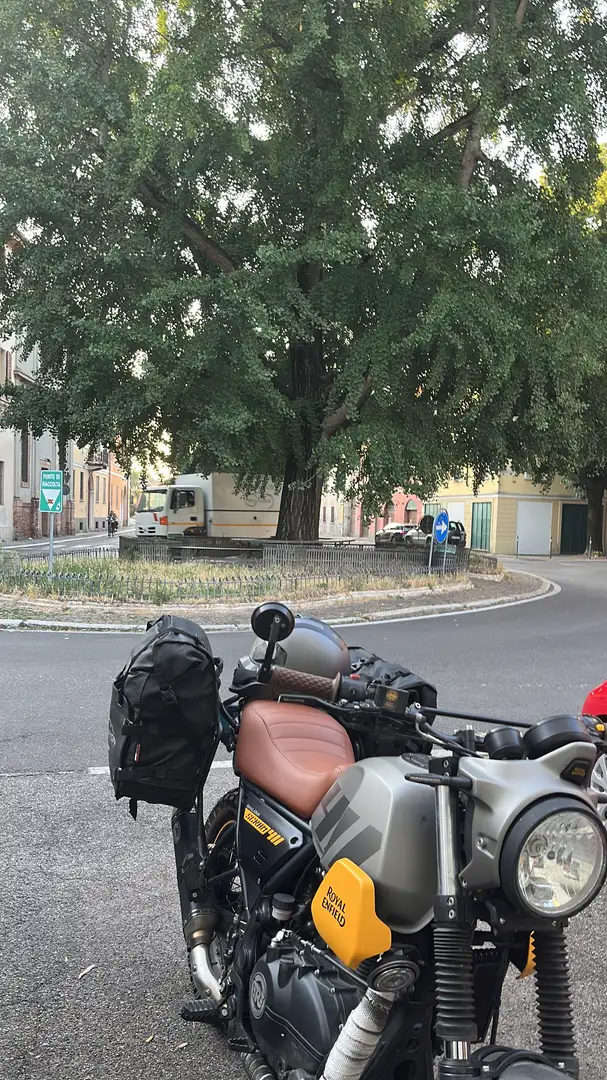 Royal Enfield Scram 411 - 2