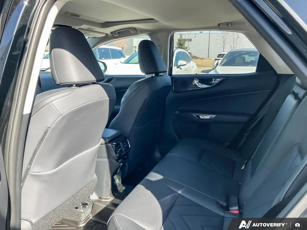Lexus NX снимка Lexus NX