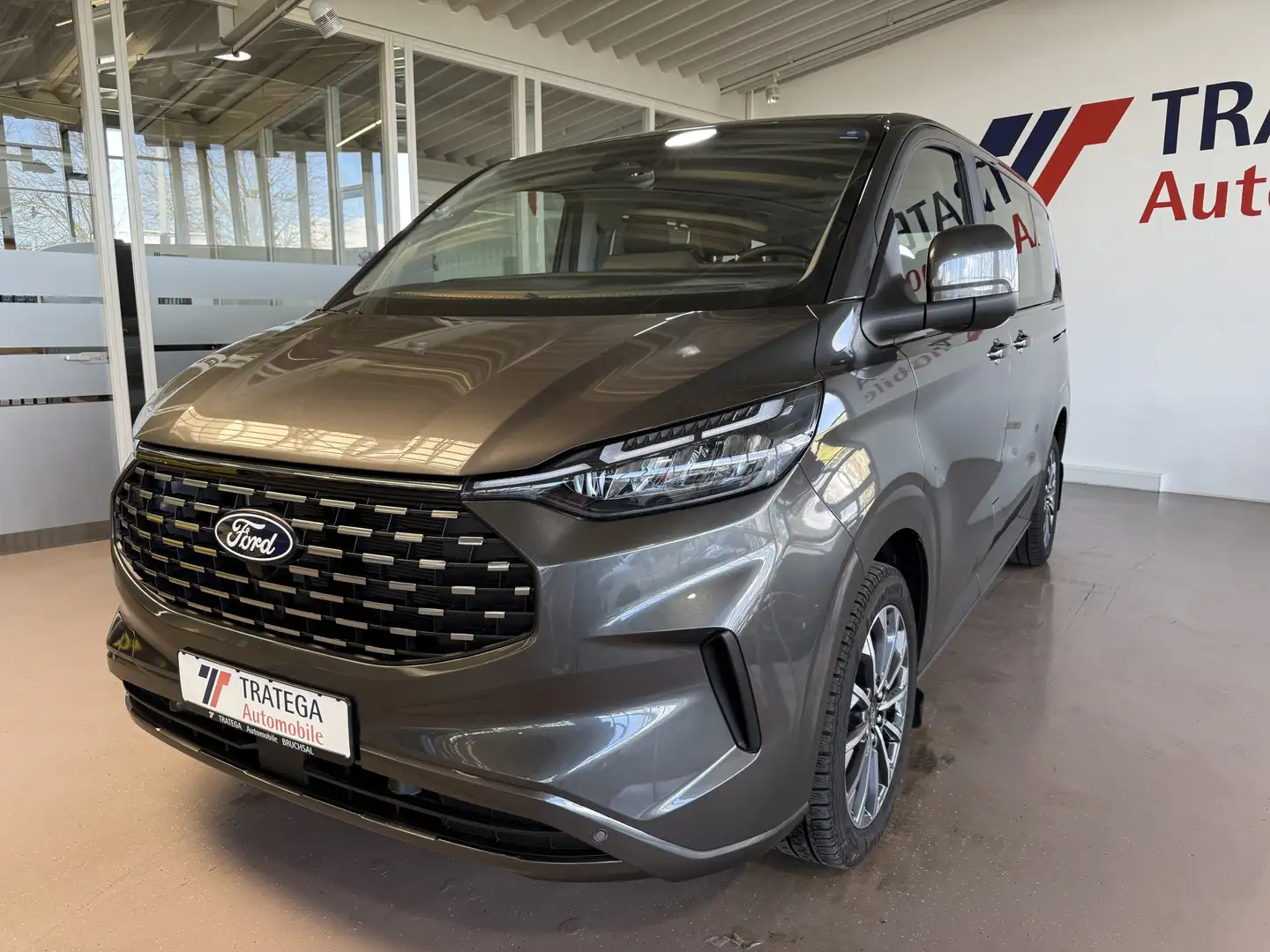 FORD Tourneo