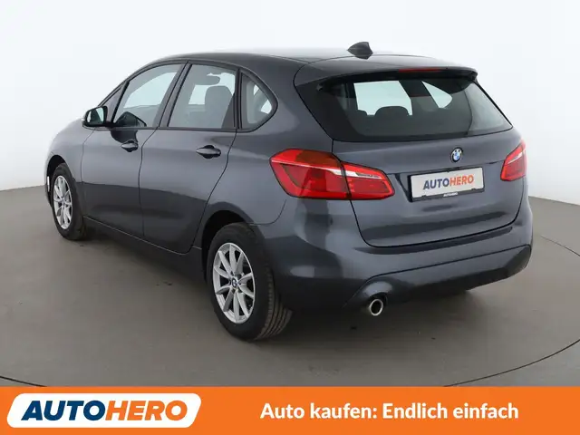 BMW 2 Series view 4
