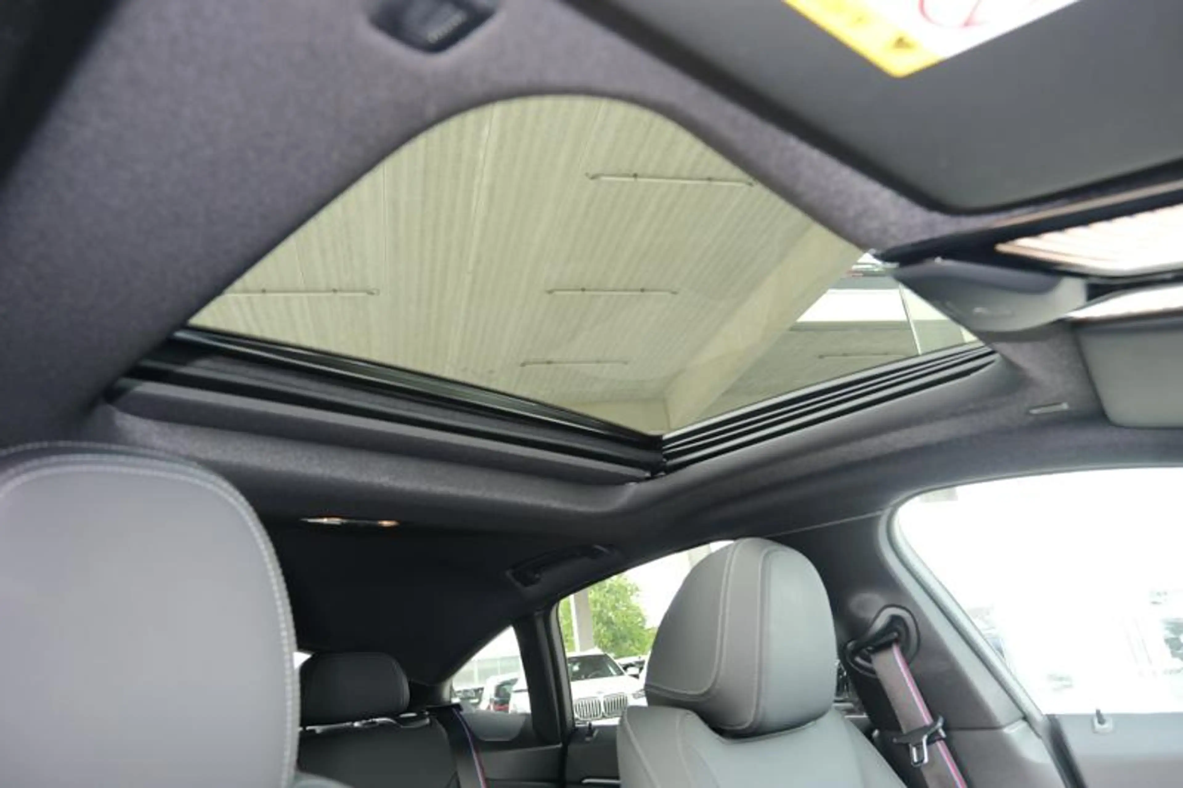 BMW i4 i4 eDrive40 M Sport Pro | SCHUIFDAK | HARMAN KARDO — photo 13