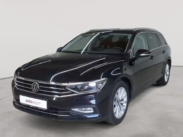 Volkswagen Passat view 2