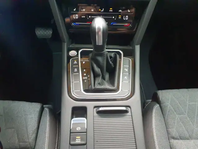 Volkswagen Passat view 9