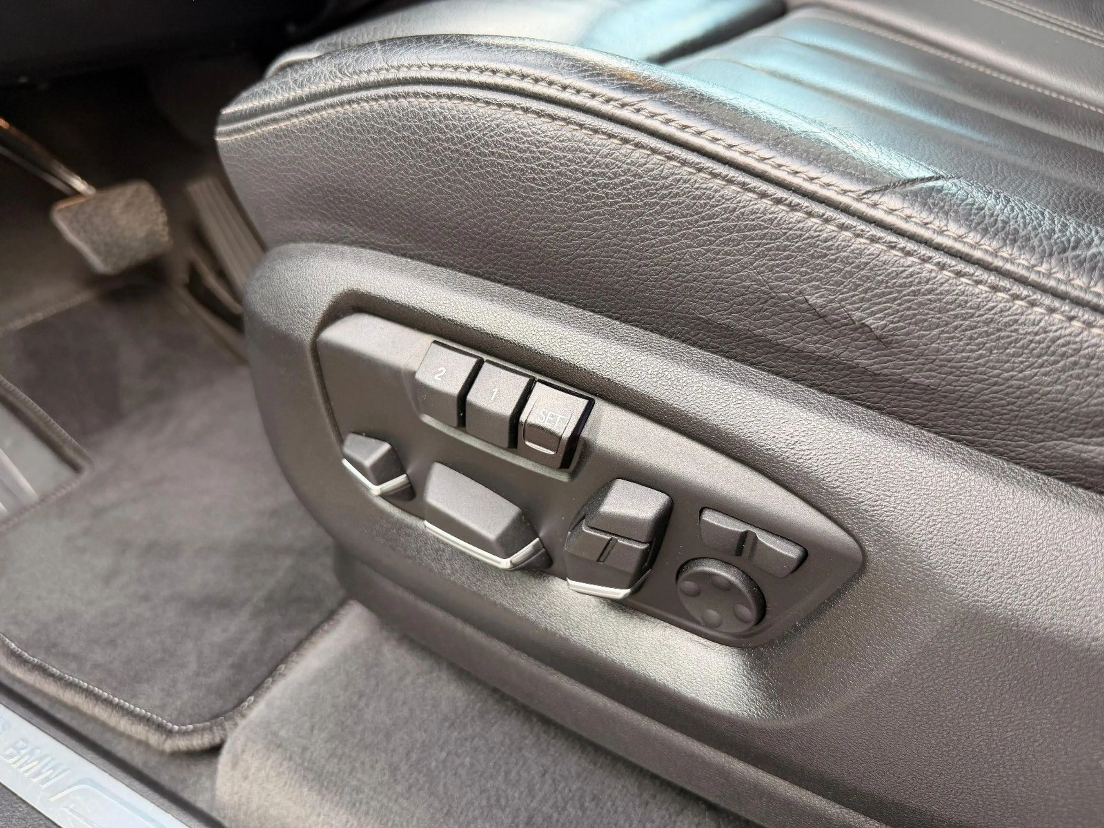 BMW X5 xDrive 30d/PANO/AHK/BI-XENON/GUTER ZUSTAND — photo 9