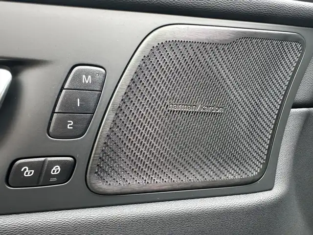 Volvo XC60 view 13
