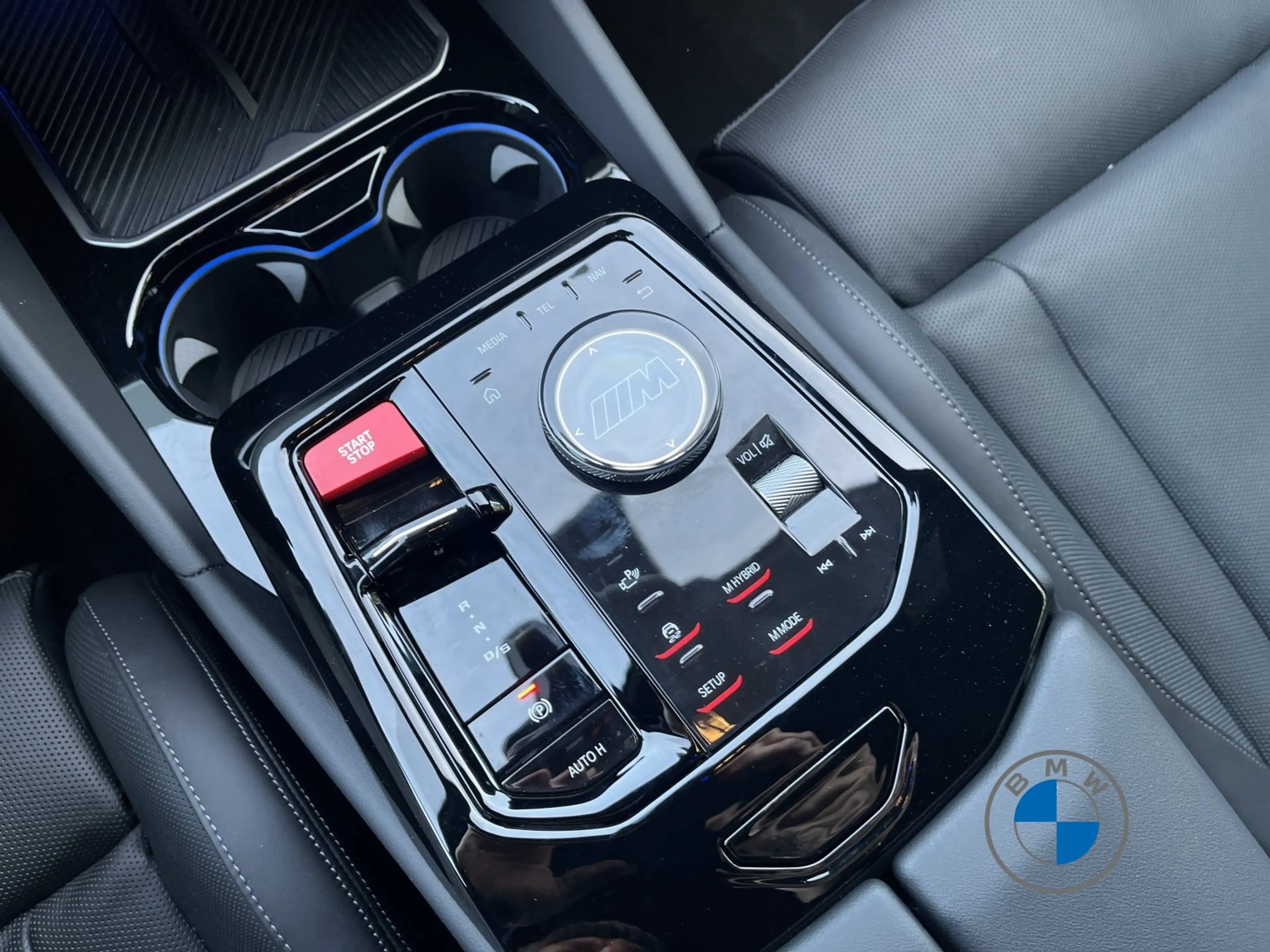 BMW M5 Touring 20"/21" DA Prof. Sitzlüft. B&W AHK — photo 14