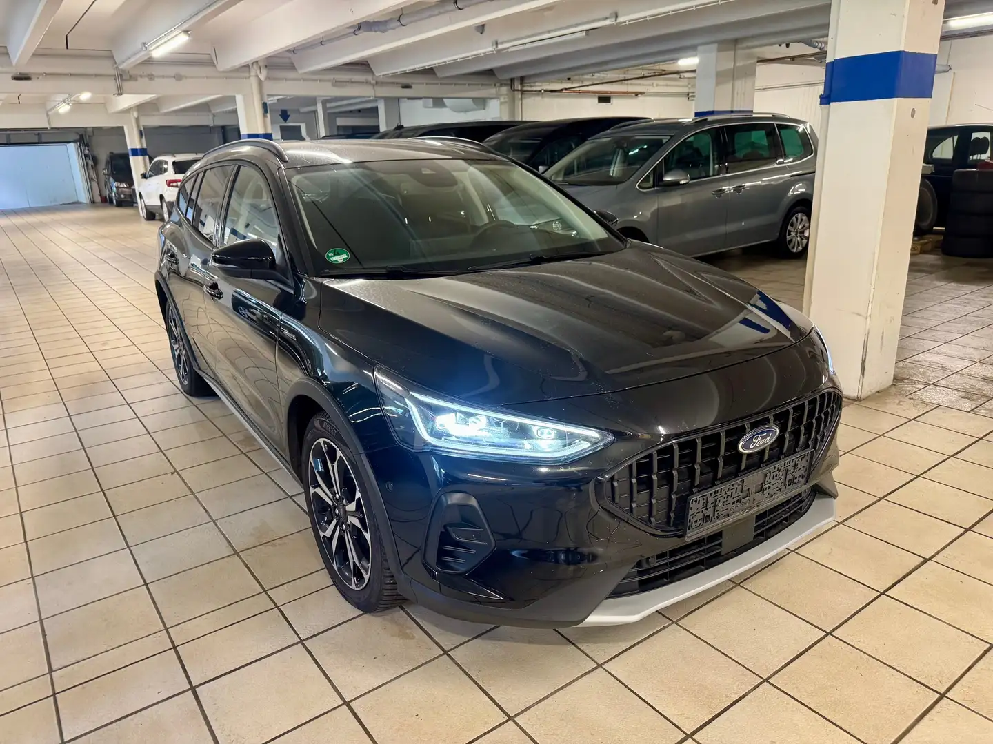 Ford Focus Active X DSG, Navigation, Matrix LED Noir - 1