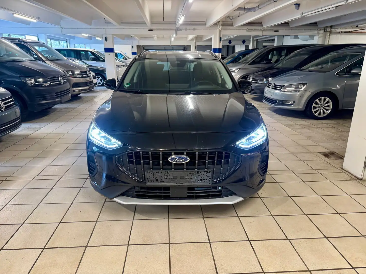 Ford Focus Active X DSG, Navigation, Matrix LED Noir - 2