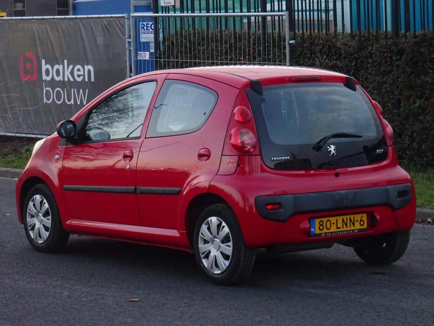 Peugeot 107 1.0-12V XS 5-DEURS NAP/NIEUWE APK 09-12-2026 Rot - 2