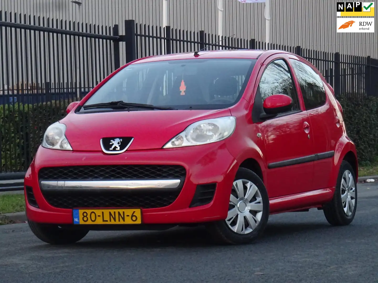 Peugeot 107 1.0-12V XS 5-DEURS NAP/NIEUWE APK 09-12-2026 Rot - 1