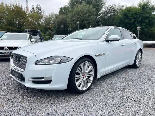 Jaguar XJ 3.0 Luxury+NAVI+LED+LEDER+PANO+SOUND+