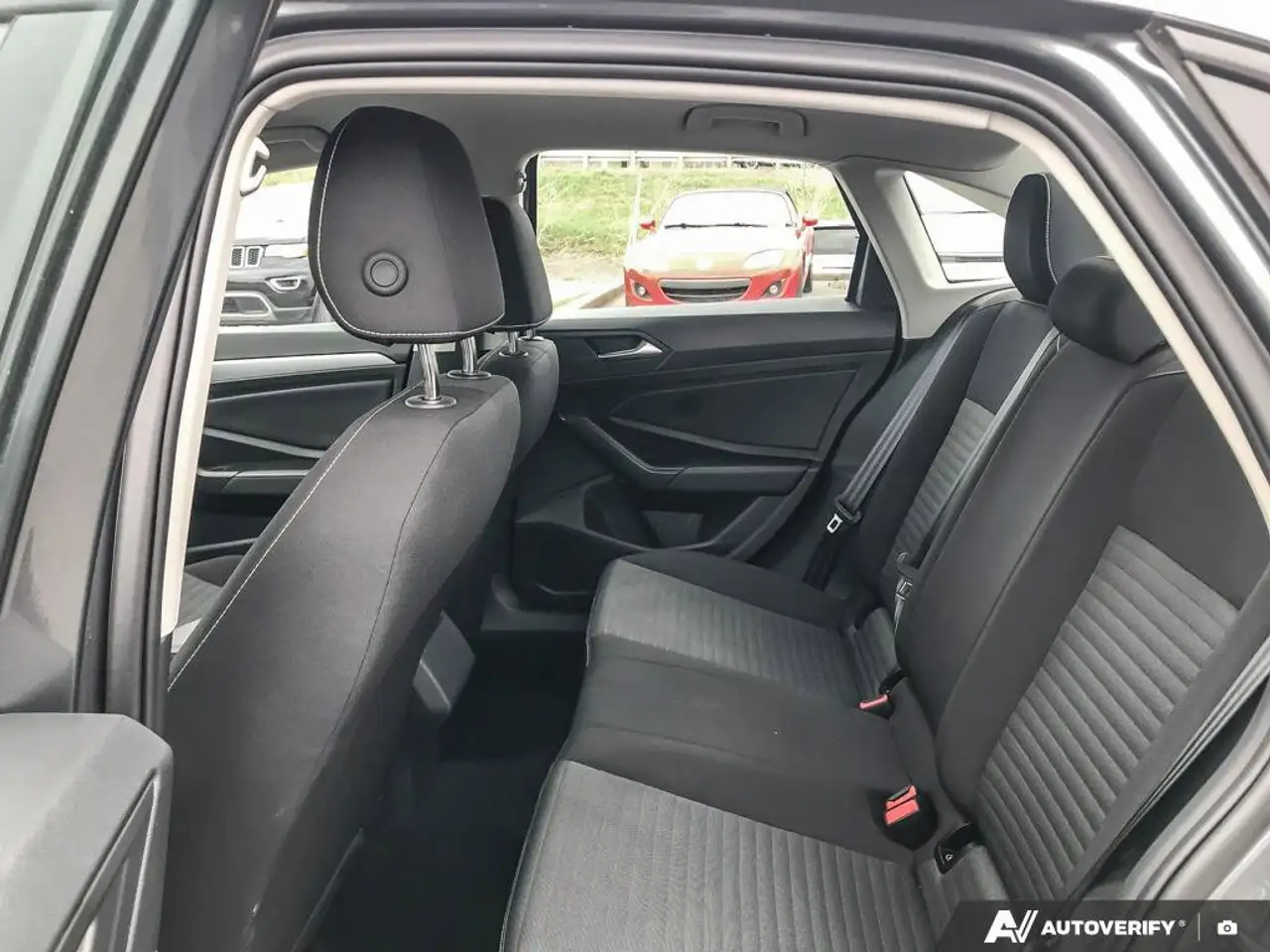 Volkswagen Jetta снимка Volkswagen Jetta