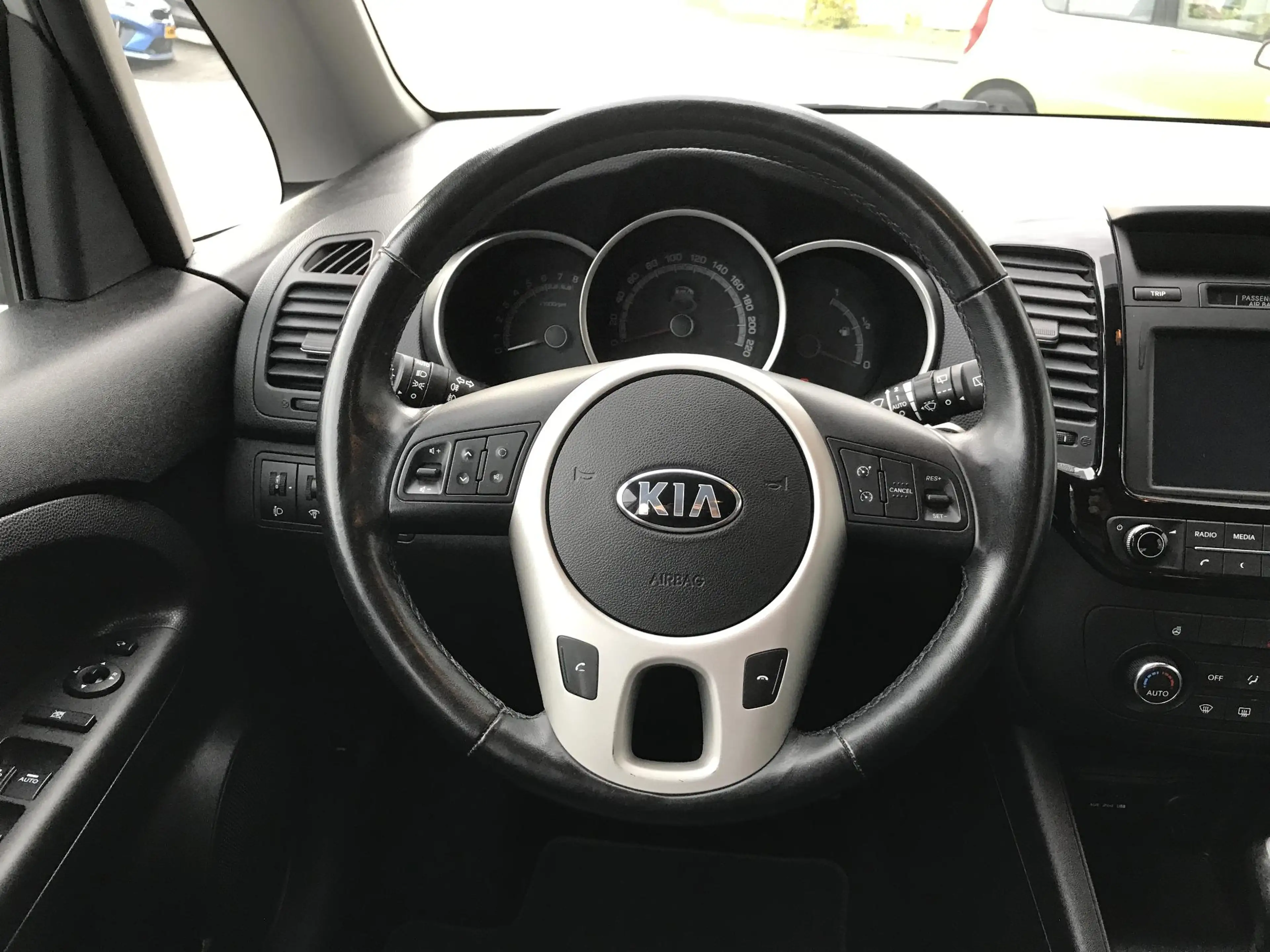 Kia Venga 1.6 DynamicPLusLine — photo 12
