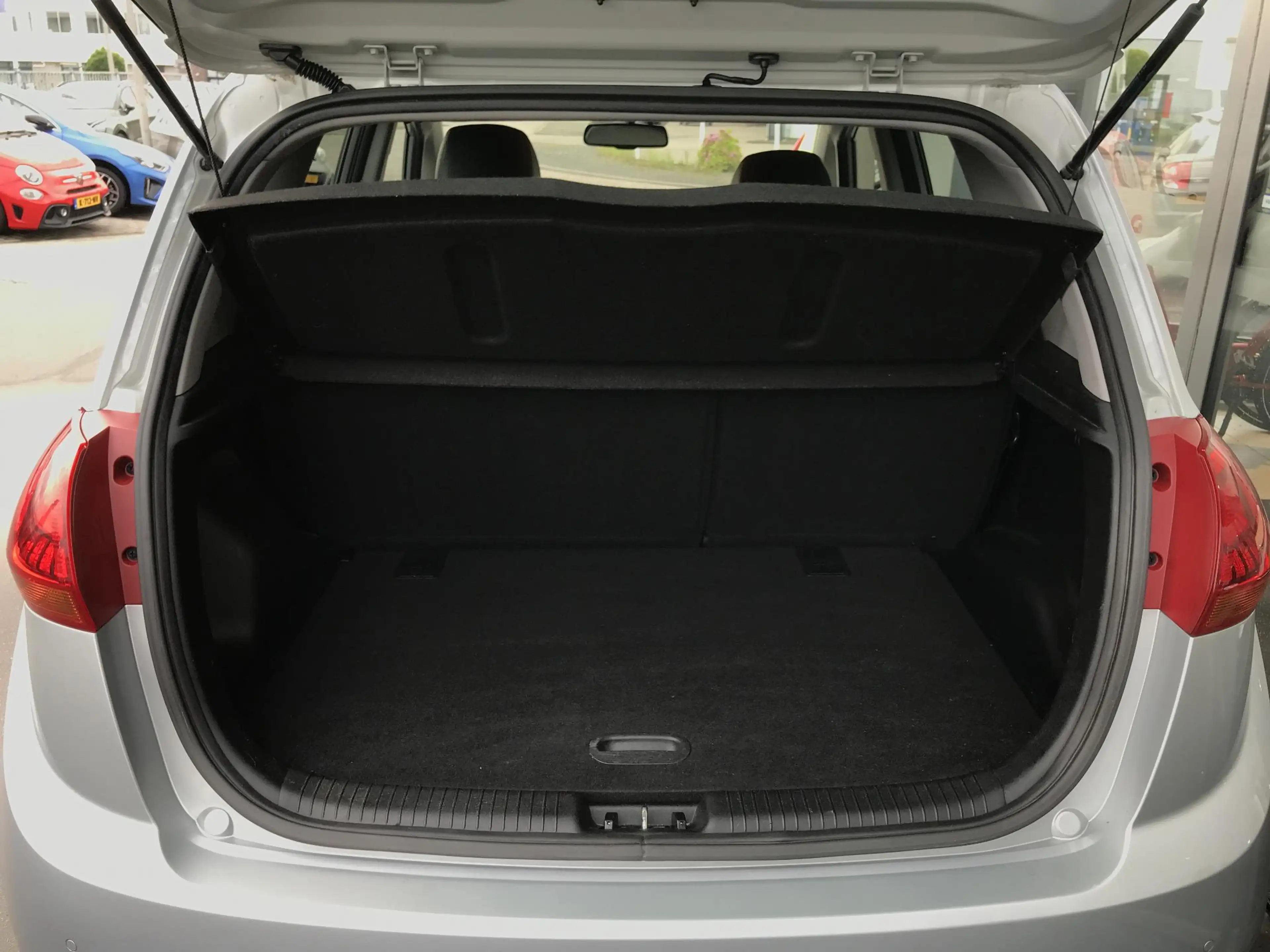 Kia Venga 1.6 DynamicPLusLine — photo 8