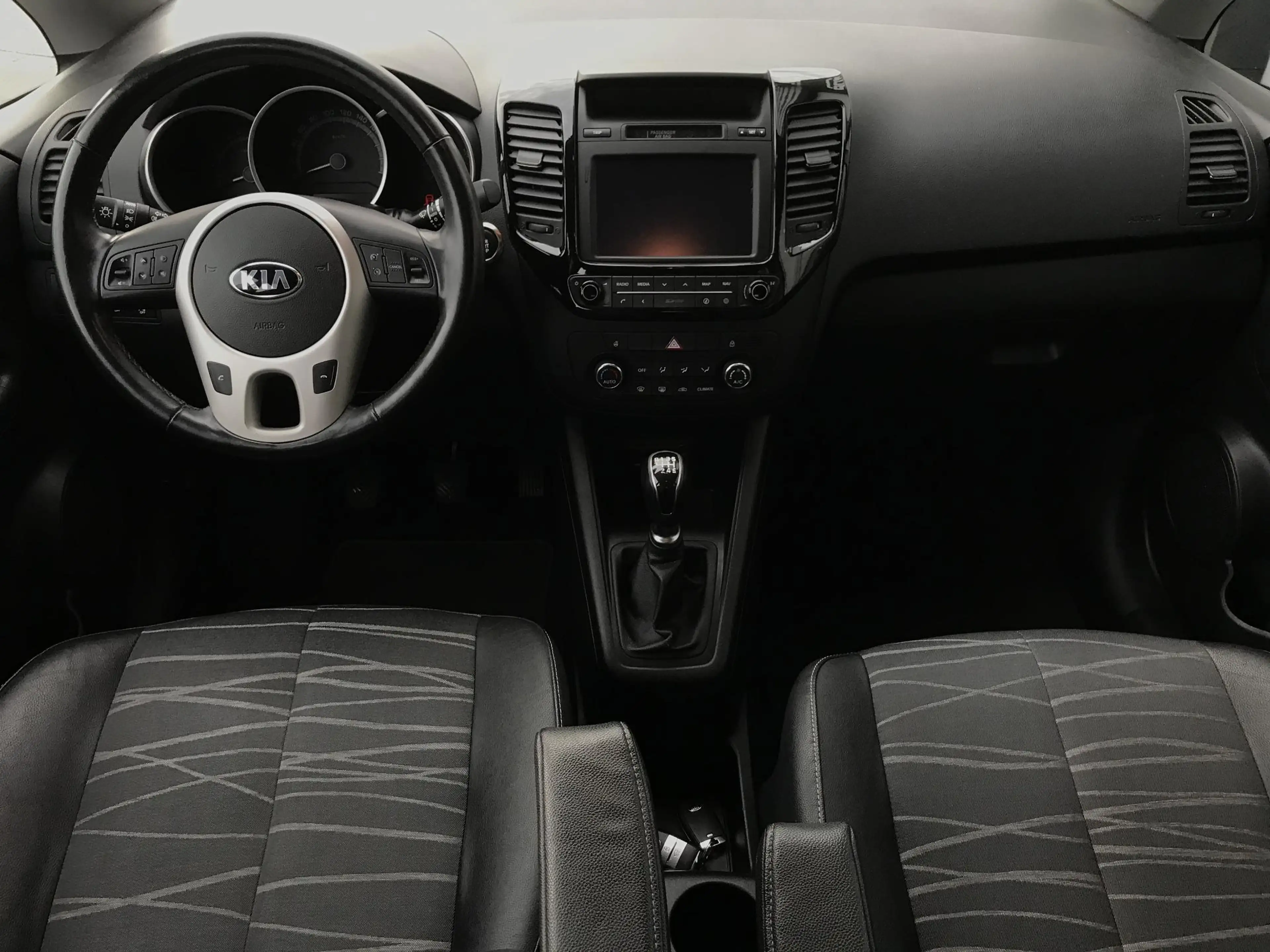 Kia Venga 1.6 DynamicPLusLine — photo 11