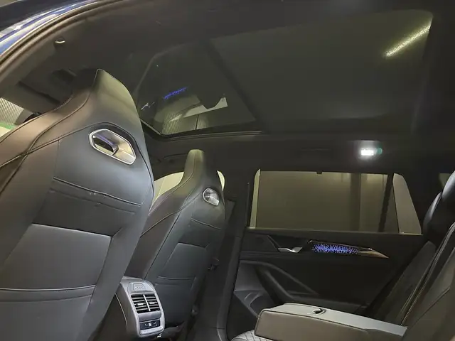 Volkswagen Passat view 10