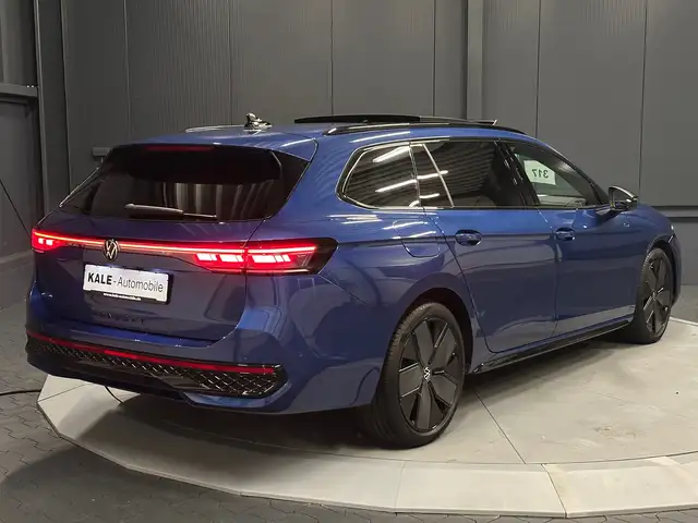 Volkswagen Passat view 5