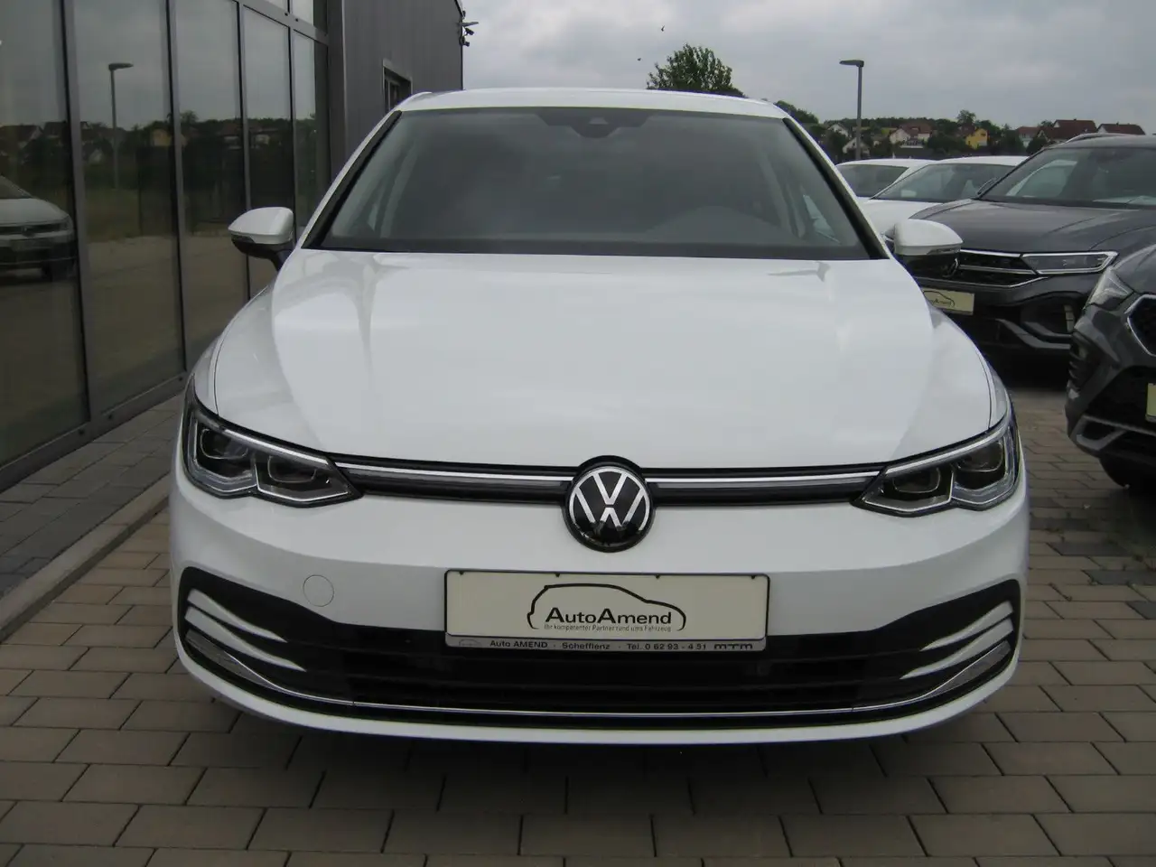 Volkswagen Golf Limousine in Weiß gebraucht in Schnaittach für € 46.990