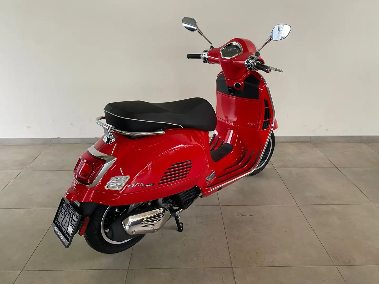 Vespa 125 Super GTS Rouge - 2