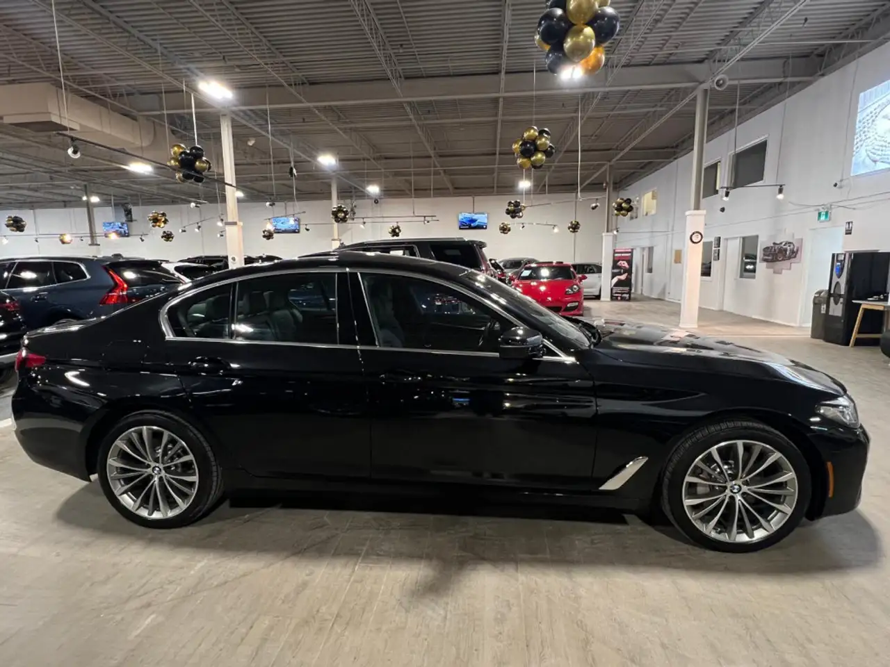 BMW 5 Series снимка BMW 5 Series