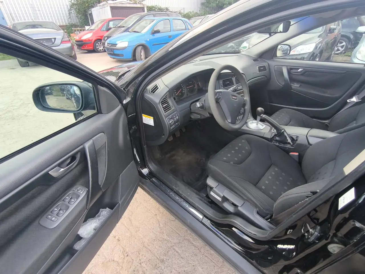 Volvo S60 2.4 Comfort / Tüv bis 07.2028, foto 9