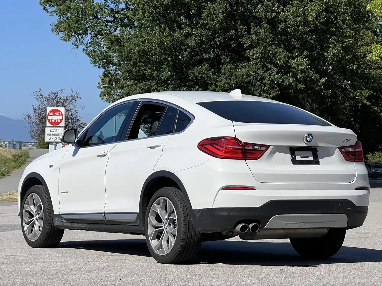 BMW X4 photo BMW X4