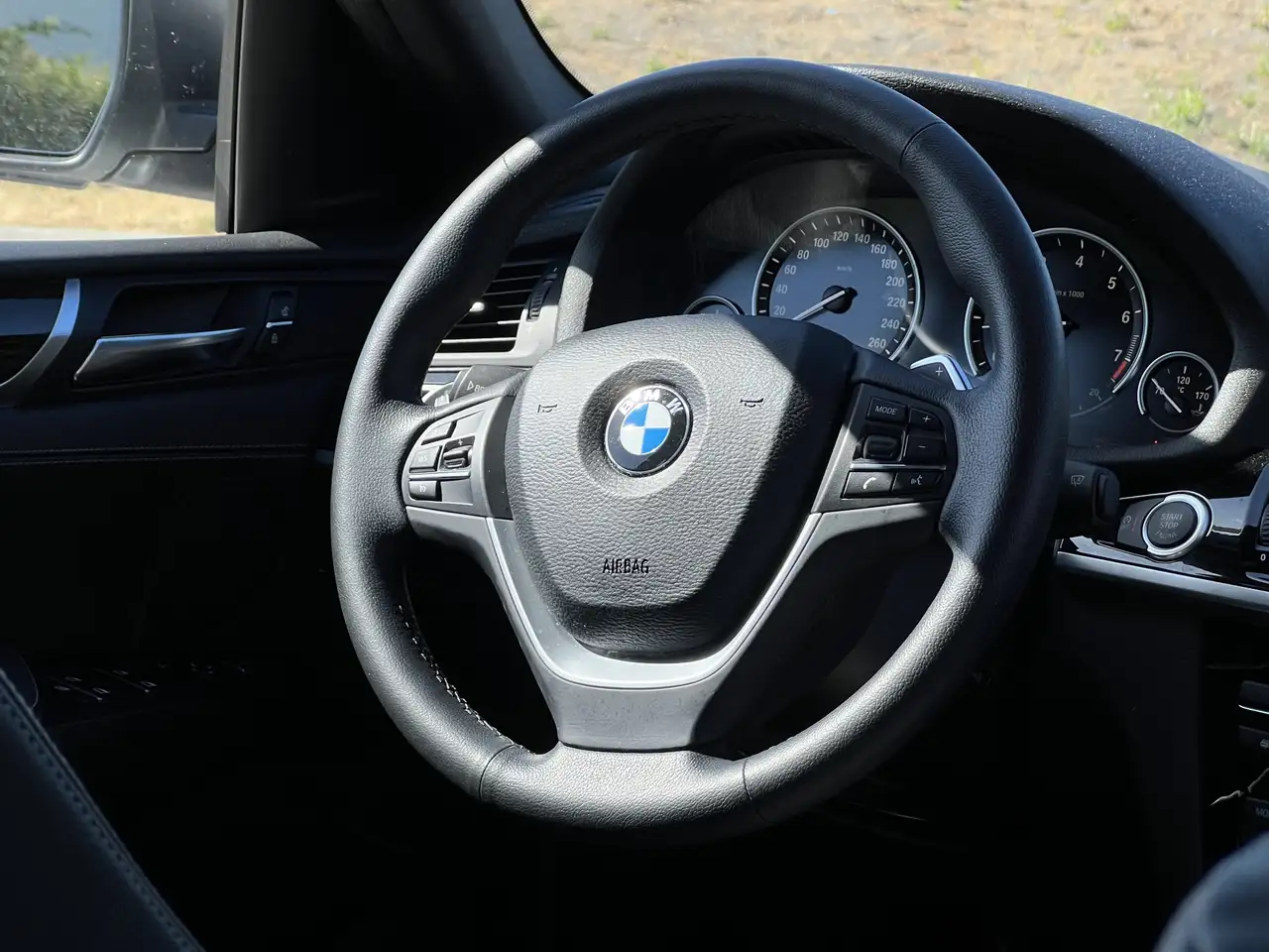 BMW X4 photo BMW X4