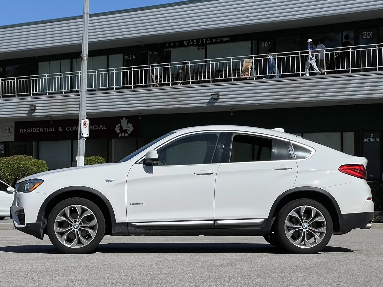 BMW X4 photo BMW X4