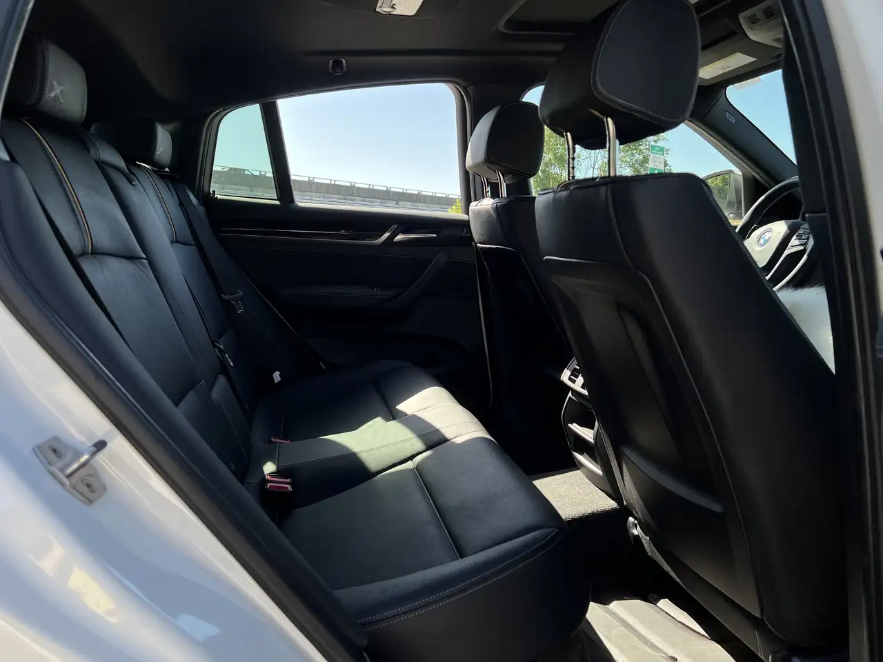 BMW X4 photo BMW X4