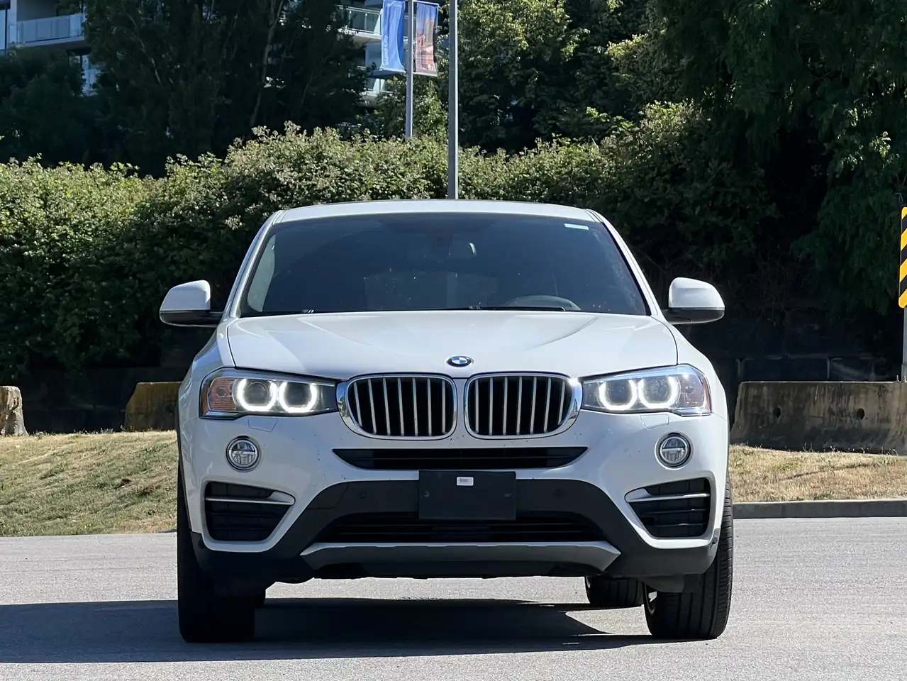 BMW X4 photo BMW X4