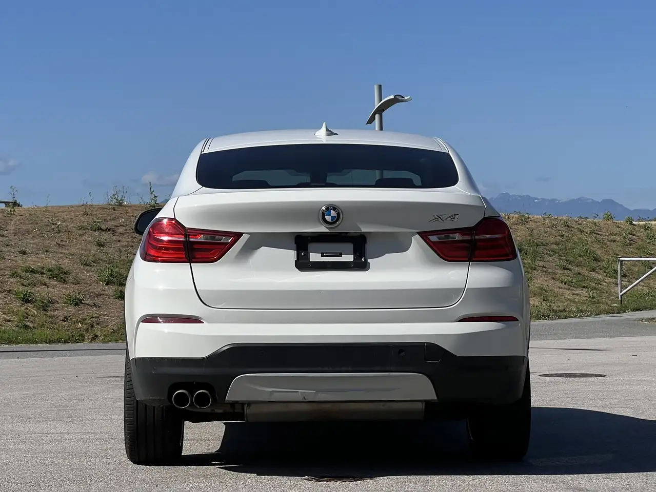 BMW X4 photo BMW X4