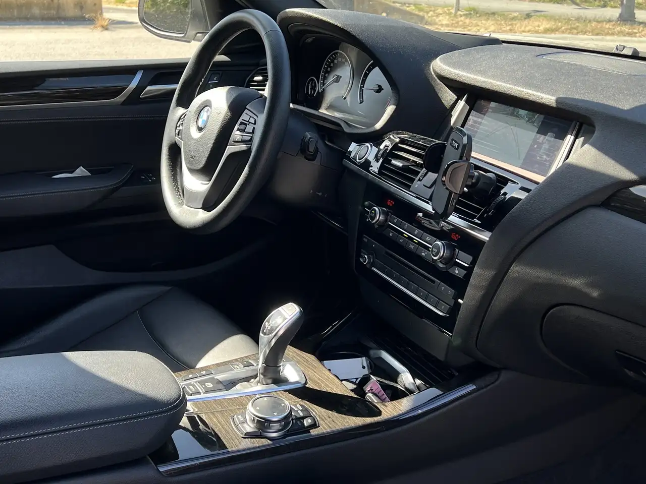 BMW X4 photo BMW X4