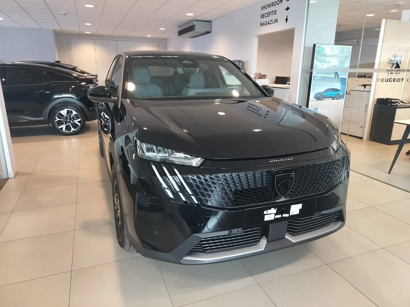 Peugeot 3008 3008 Hybrid 145 e-DSC6 Allure Zwart - 1