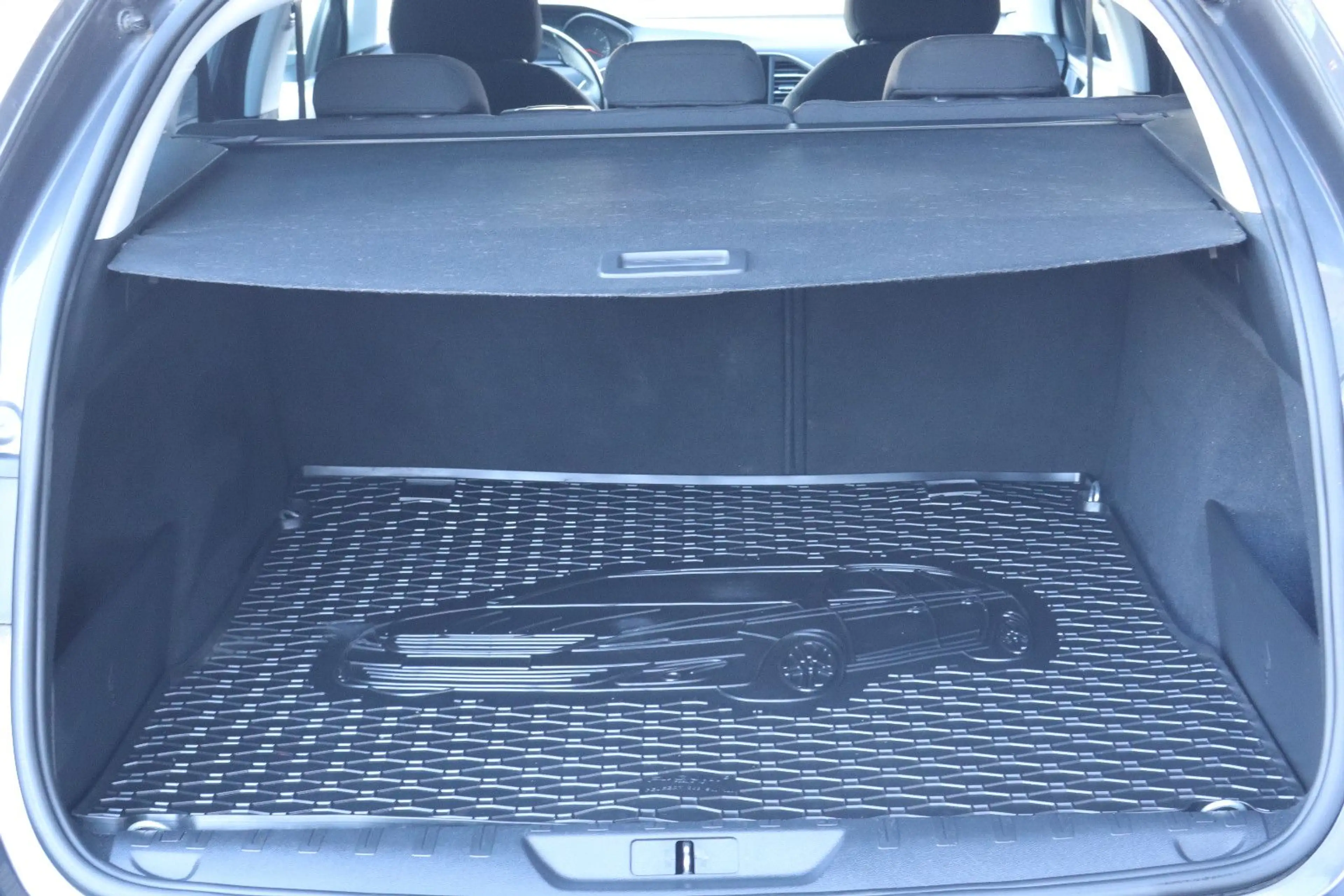 Peugeot 308 SW 1.2 PureTech 130 Active ! Navi+Sitzhzg. ! — photo 7