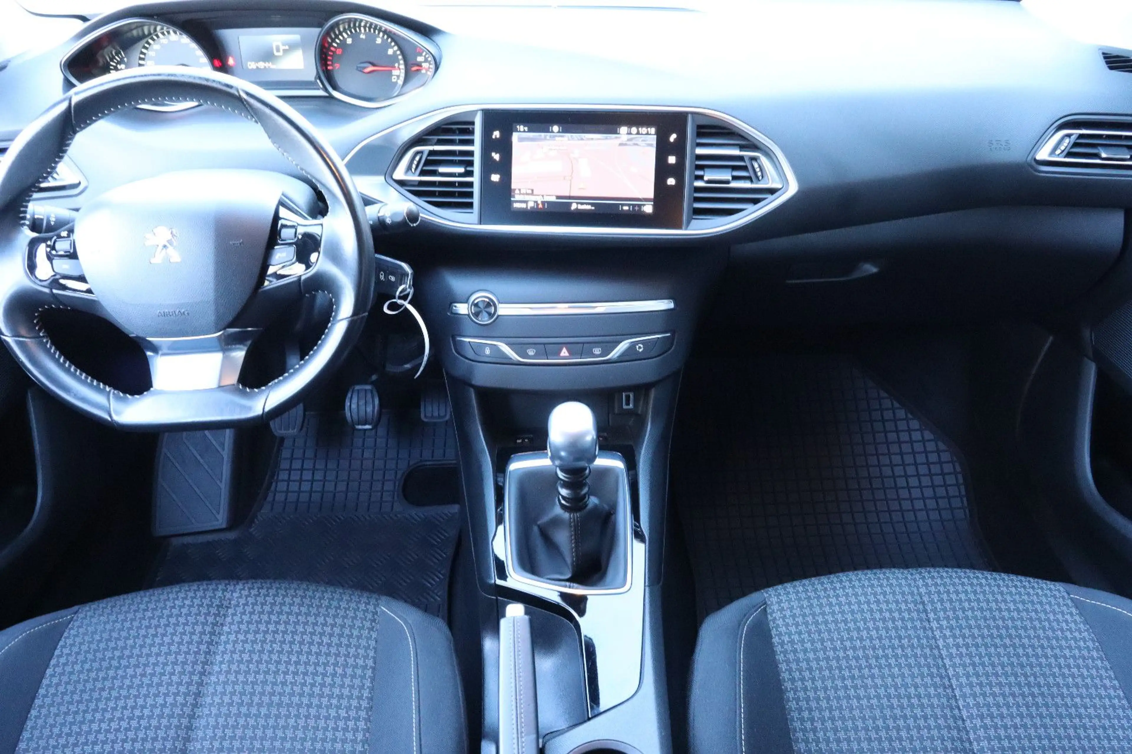 Peugeot 308 SW 1.2 PureTech 130 Active ! Navi+Sitzhzg. ! — photo 12