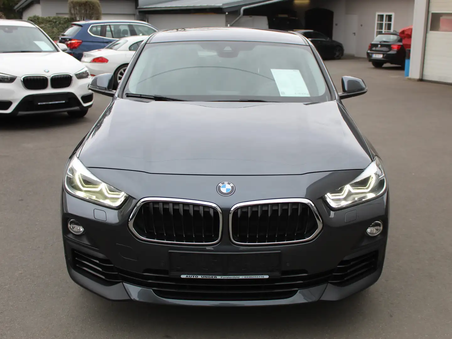 BMW X2 sDrive 18 i Advantage Aut 1 Besitz! Grau - 2