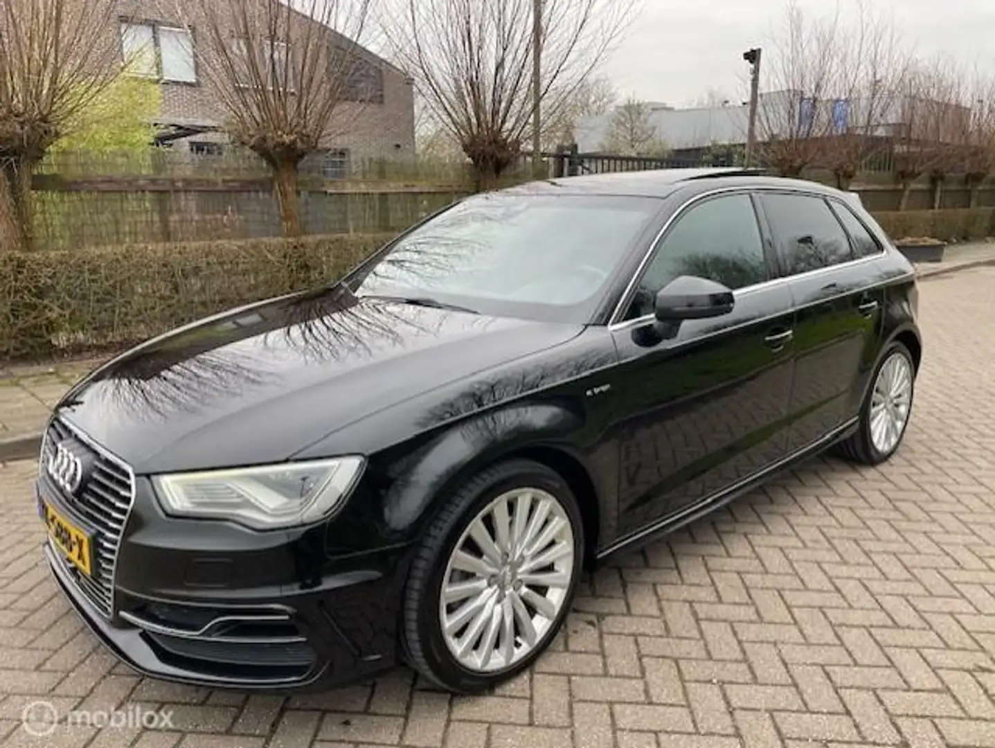 Audi A3 Sportback 1.4 e-tron PHEV Ambition S-line, Pano Zwart - 2
