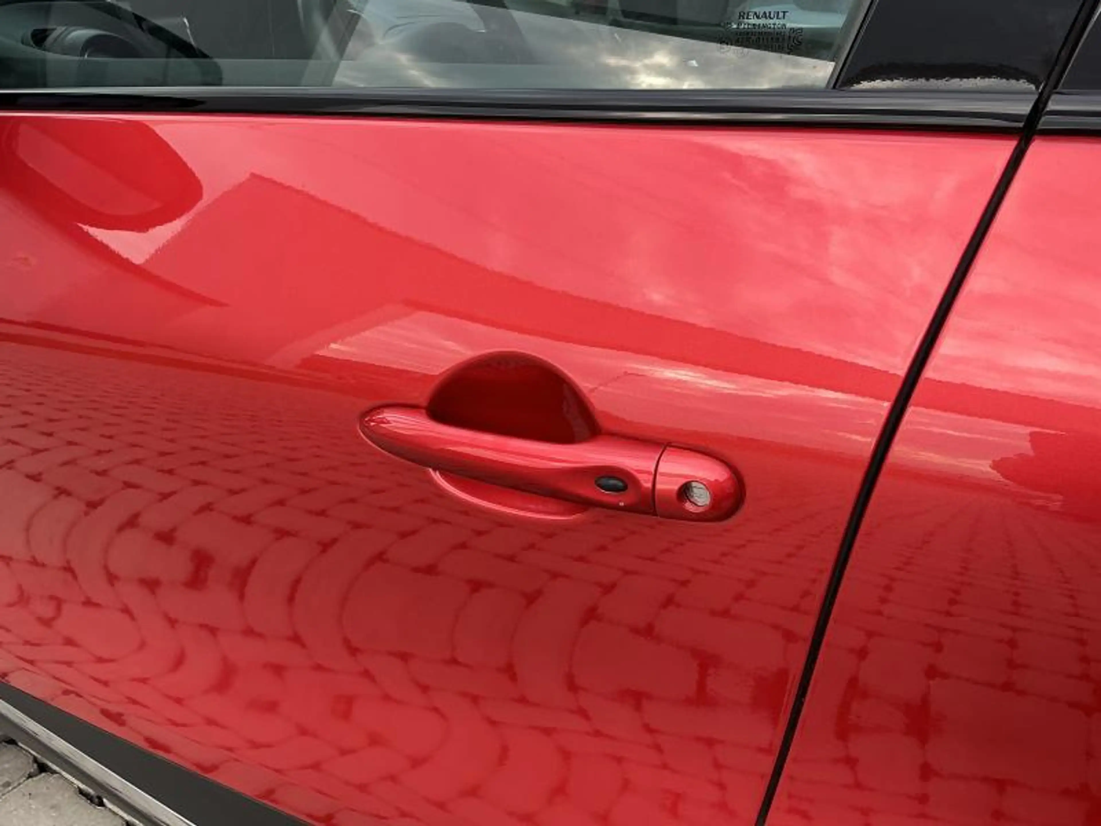 Renault Captur INTENS ENERGY 120 EDC — photo 9